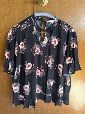 Collective Concepts Black Floral V-Neck Ruffle Sleeve Blouse